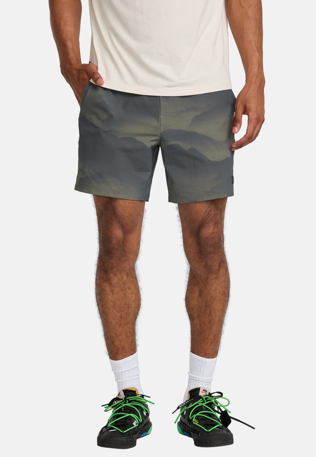

Шорты OUTSIDER RVCA, зеленый