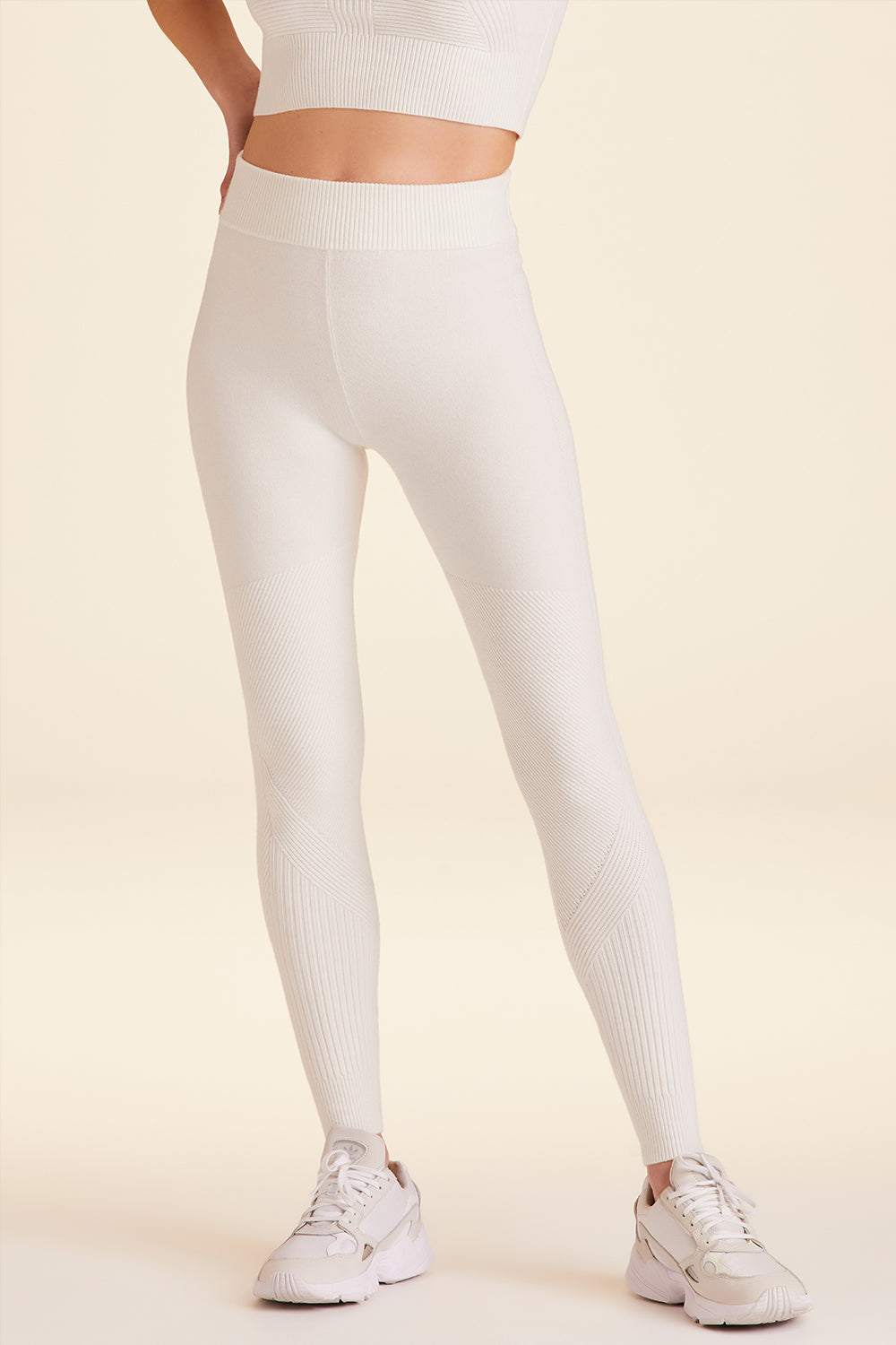 

Укороченный топ Goddess Cashmere Alala, цвет bone
