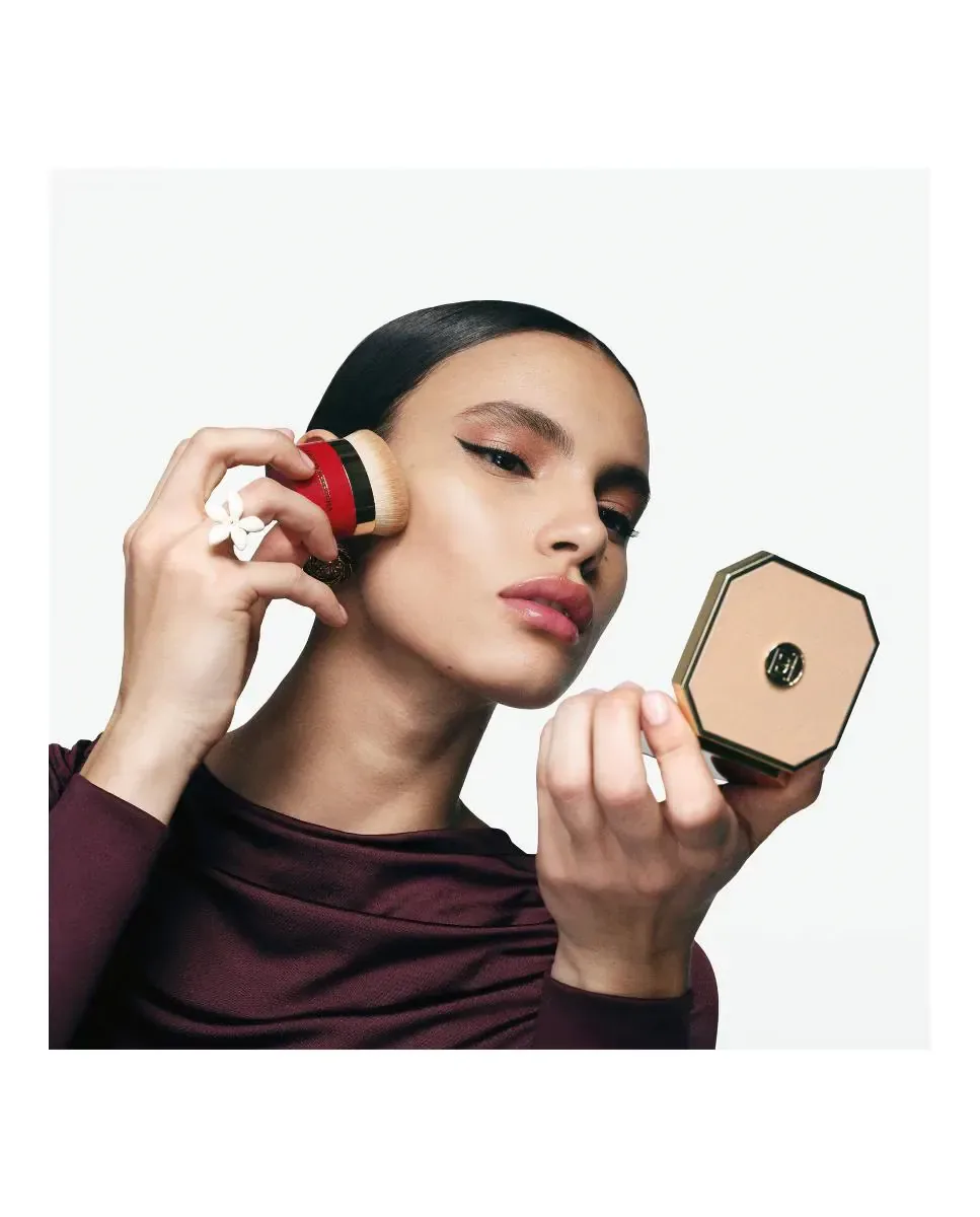 Бронзирующая пудра Nude Couture Matte Bronzer Carolina Herrera, Light 10 — фото 4
