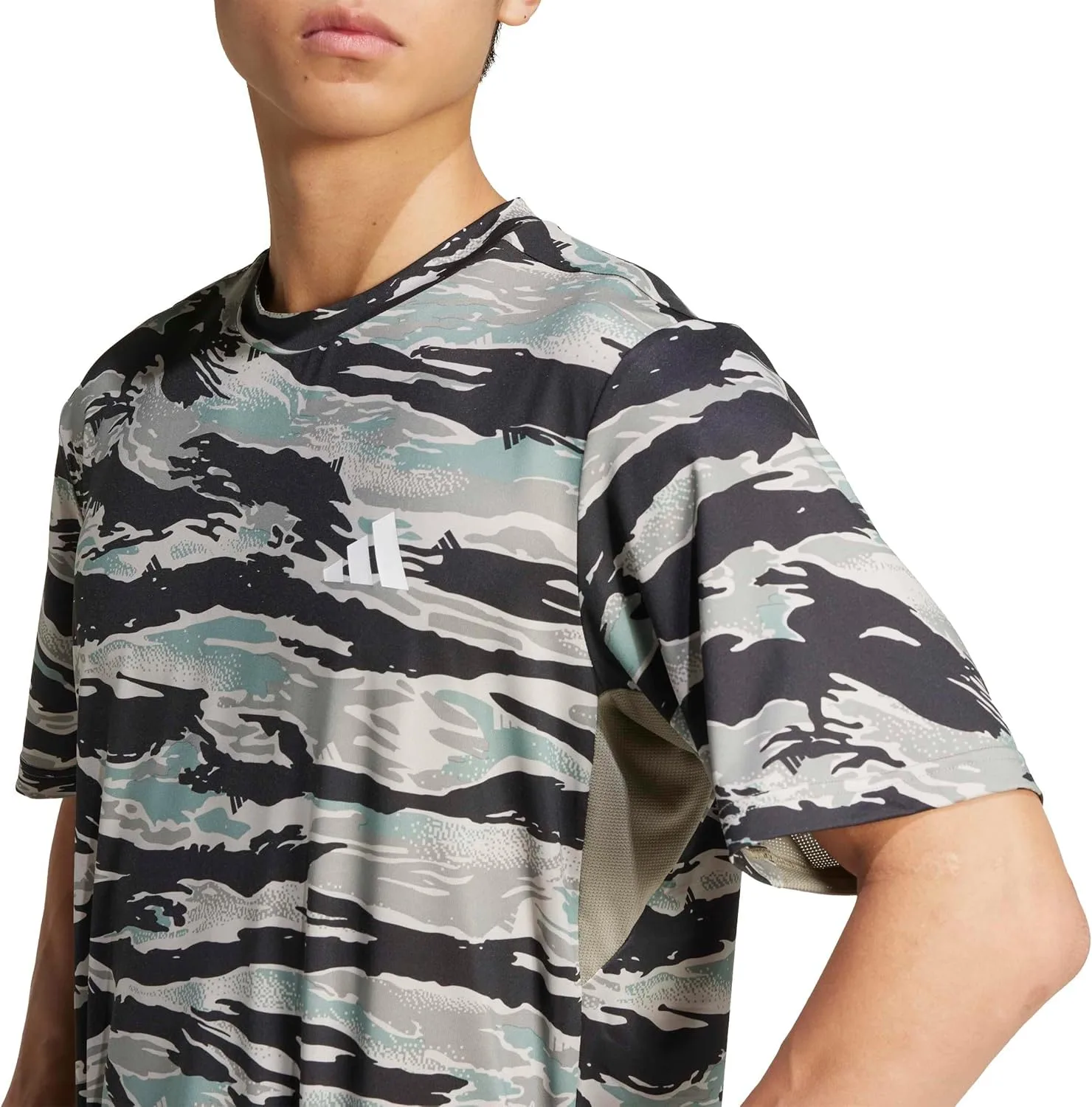 Футболка adidas Men's Train Essentials Camouflage All Over Printed — фото 3