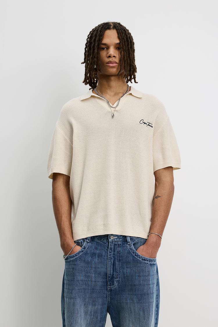 

Текстурированная полосатая трикотажная рубашка-поло Pull And Bear, экрю