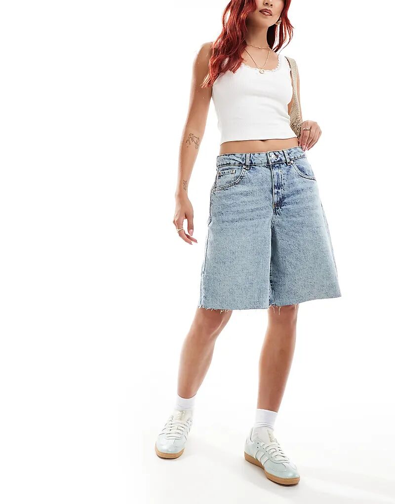 

Джинсовые шорты-бермуды в цвете полувыцветший синий ASOS DESIGN