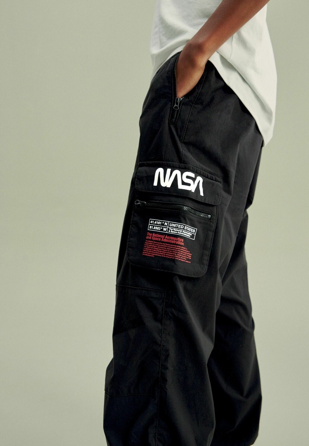 

Брюки с боковыми карманами Nasa -Regular Fit Next, черные