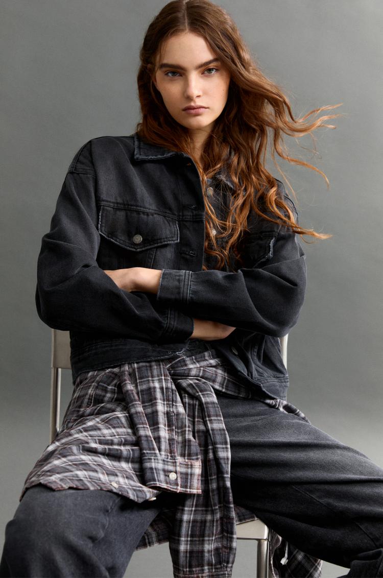 

Джинсовая куртка Pull And Bear, черный