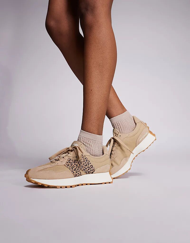 Кроссовки New Balance 327 бежевого цвета с леопардовым принтом