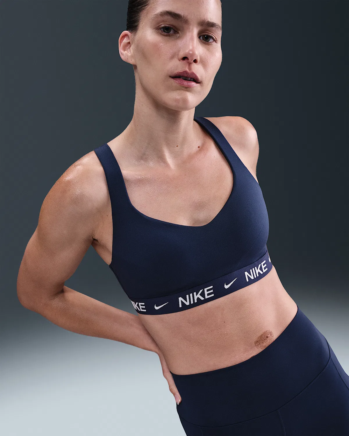 Женский спортивный бюстгальтер Nike Indy High Support с регулировкой и подкладкой, Midnight Navy