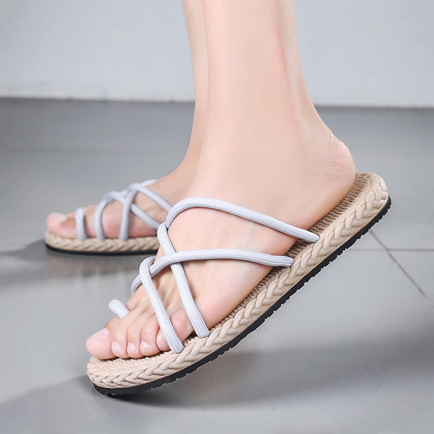 

Мужские шлепанцы TXTC, удобные тапочки без фиксатора, нескользящая пляжная обувь, дизайн с плетеным ремешком, повседневные слайды, плоские тапочки для мужчин, резиновая нескользящая подошва, комфортная носка (Цвет: черный, Размер: 42 EU)