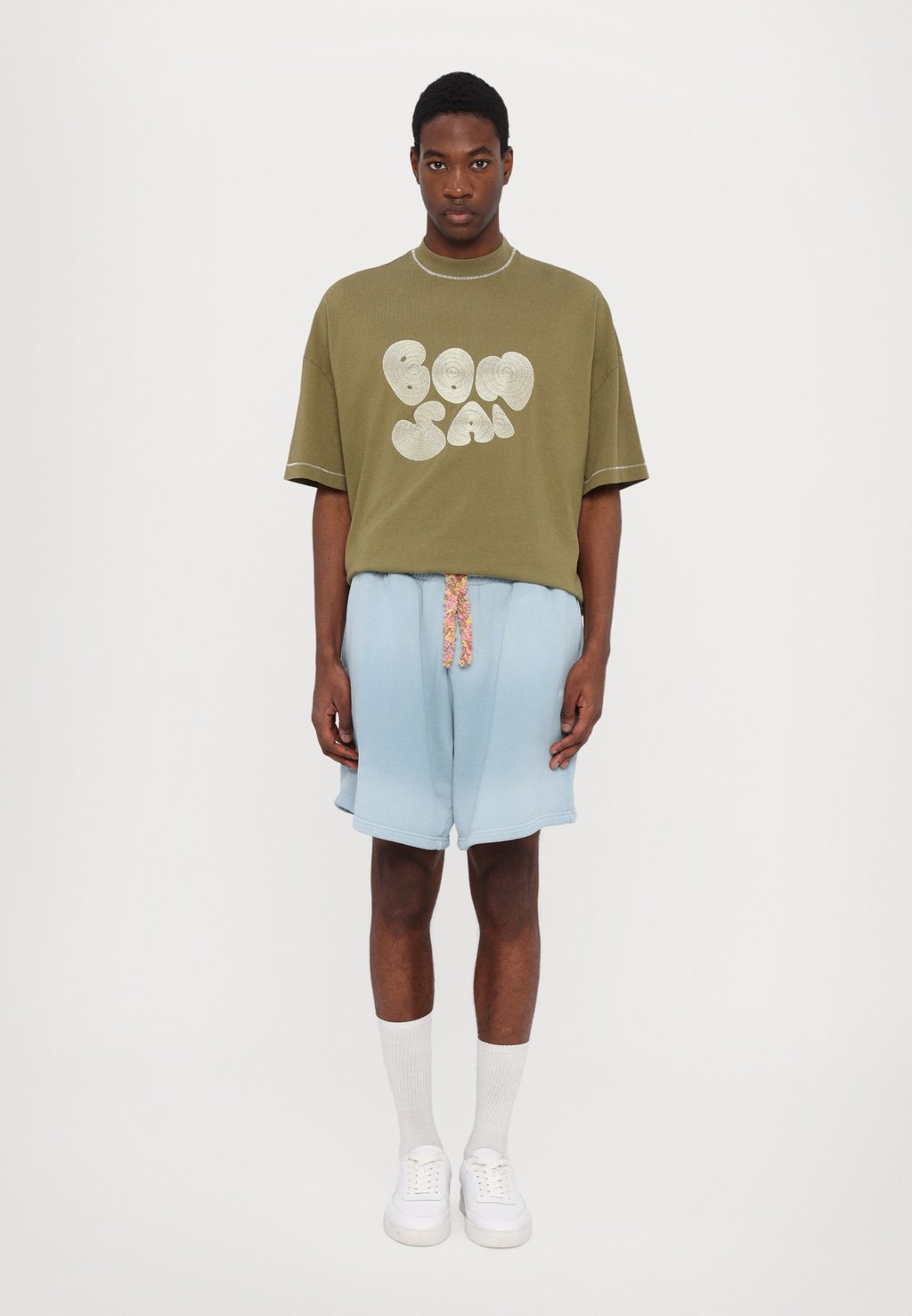

Футболка с принтом TEE UNISEX Bonsai, зеленый