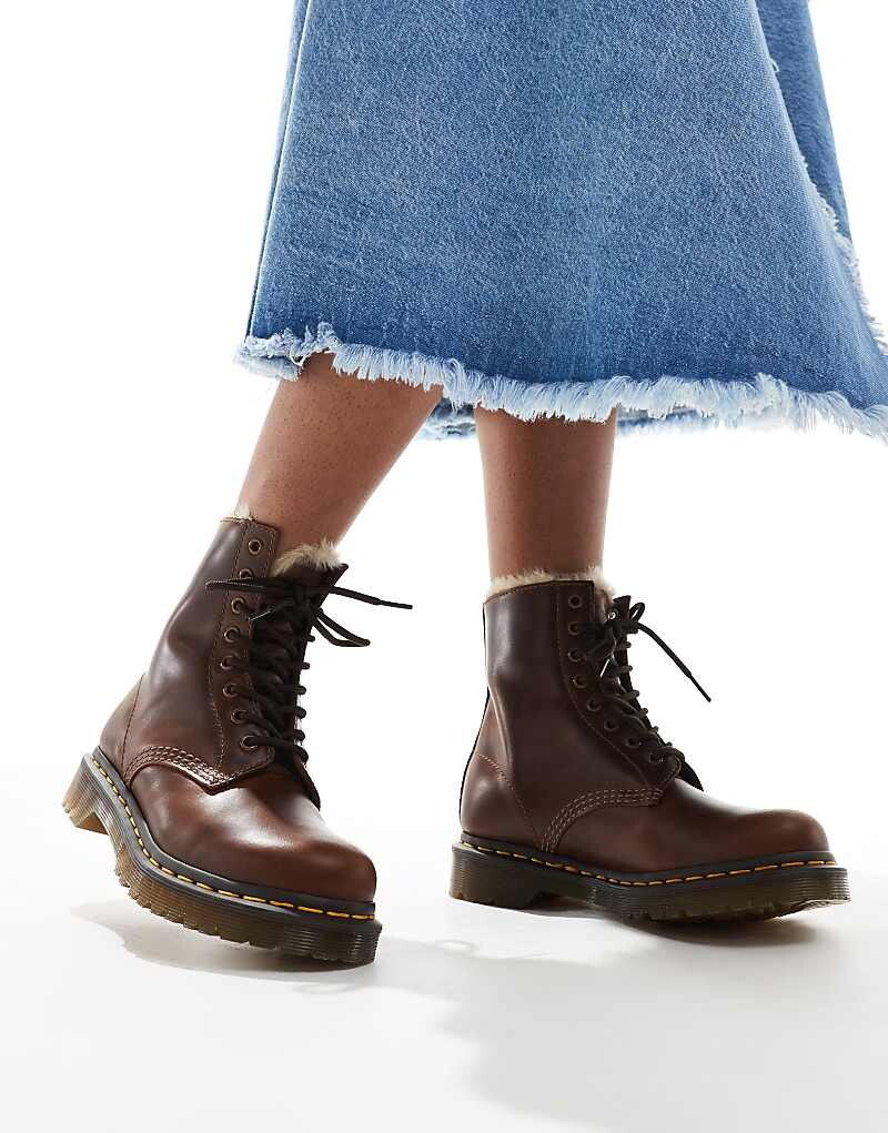 Доктор Dr. Martens – 1460 Serena – Светло-коричневые кожаные ботильоны с 8 рядами люверсов и меховой подкладкой — фото 2