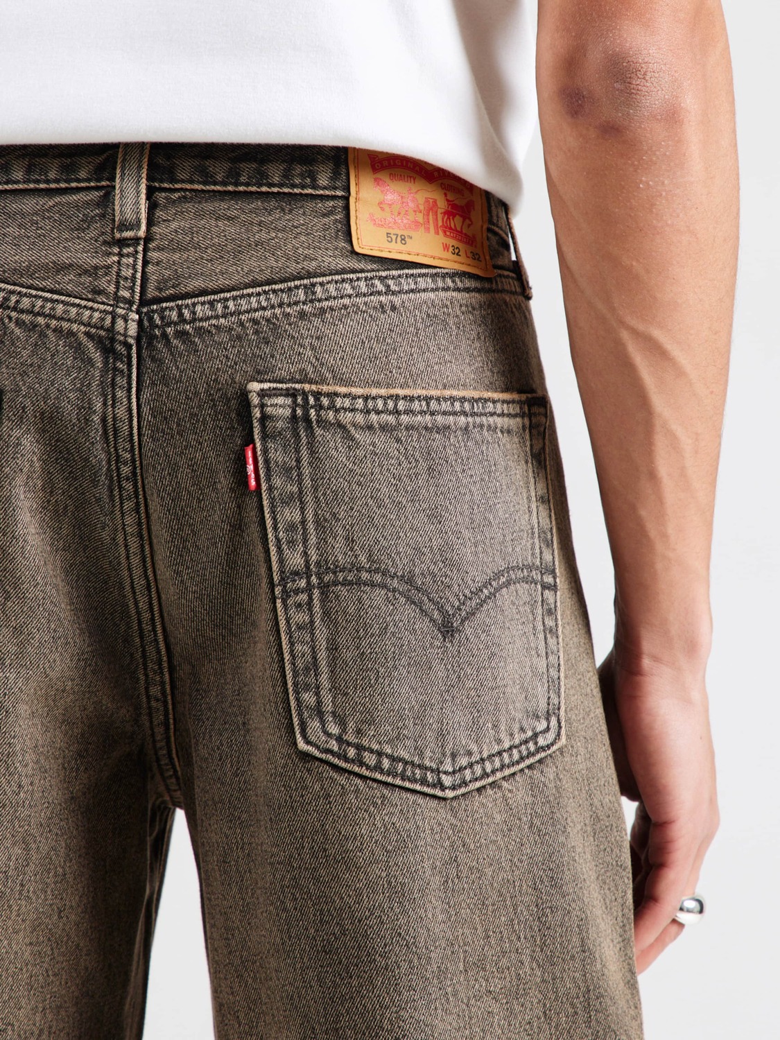 LEVI'S  Багги джинсы '578 Baggy Jeans' в коричневом цвете — фото 2