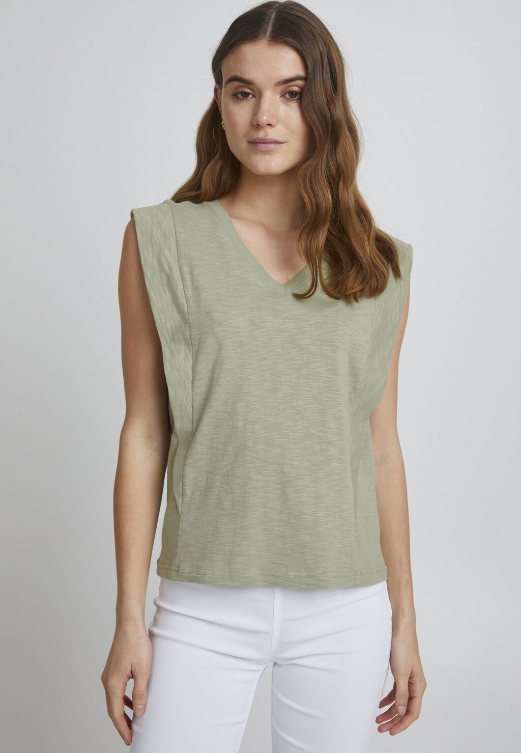 

Топ BYTELLA V NECK b.young, цвет seagrass