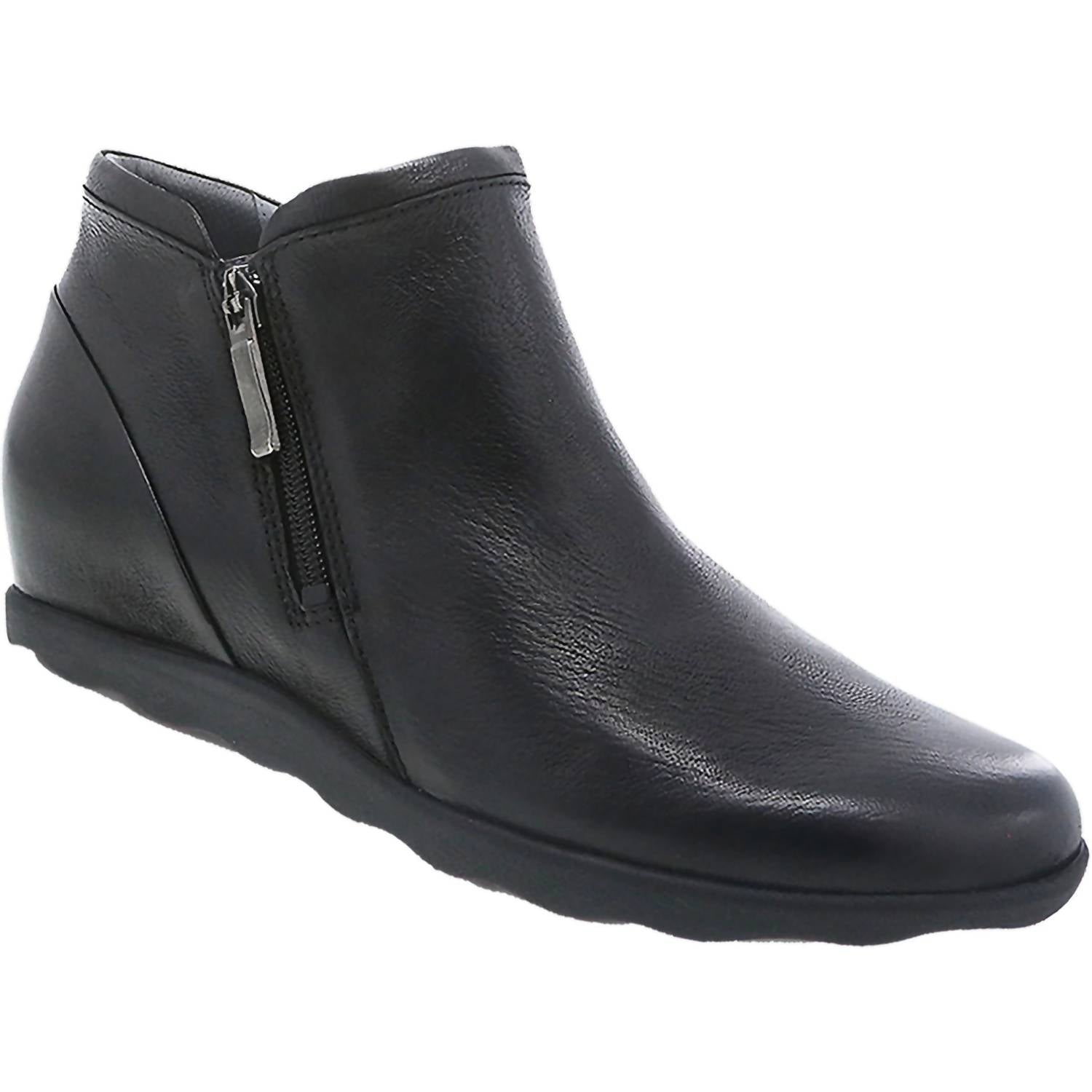 Женские ботинки Miki на шнуровке черные Dansko