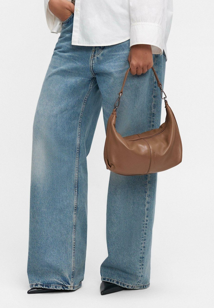 

Сумка Liebeskind Berlin PARIS, Karamell/Light Brown