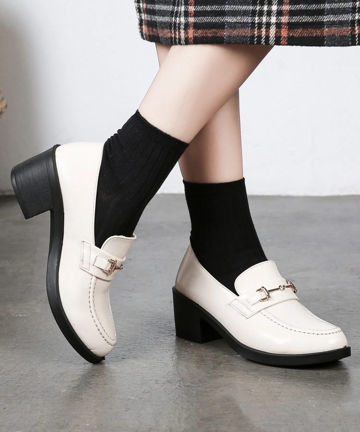 Женские лоферы на платформе Shoes in Closet 7525 бежевые