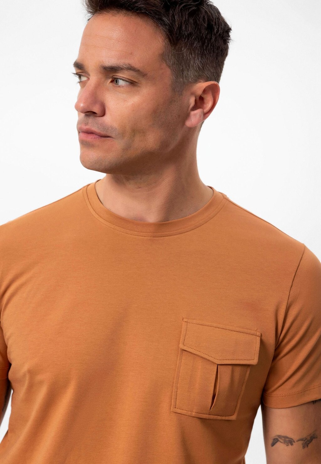 

Базовая футболка MISTRA POCKET DETAILED REGULAR FIT anou anou, оранжевый