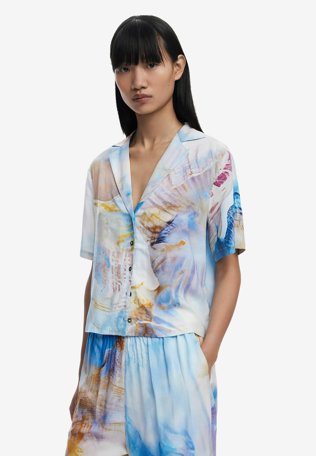 

Блузка на пуговицах CROPPED COCNHAS Desigual, синий