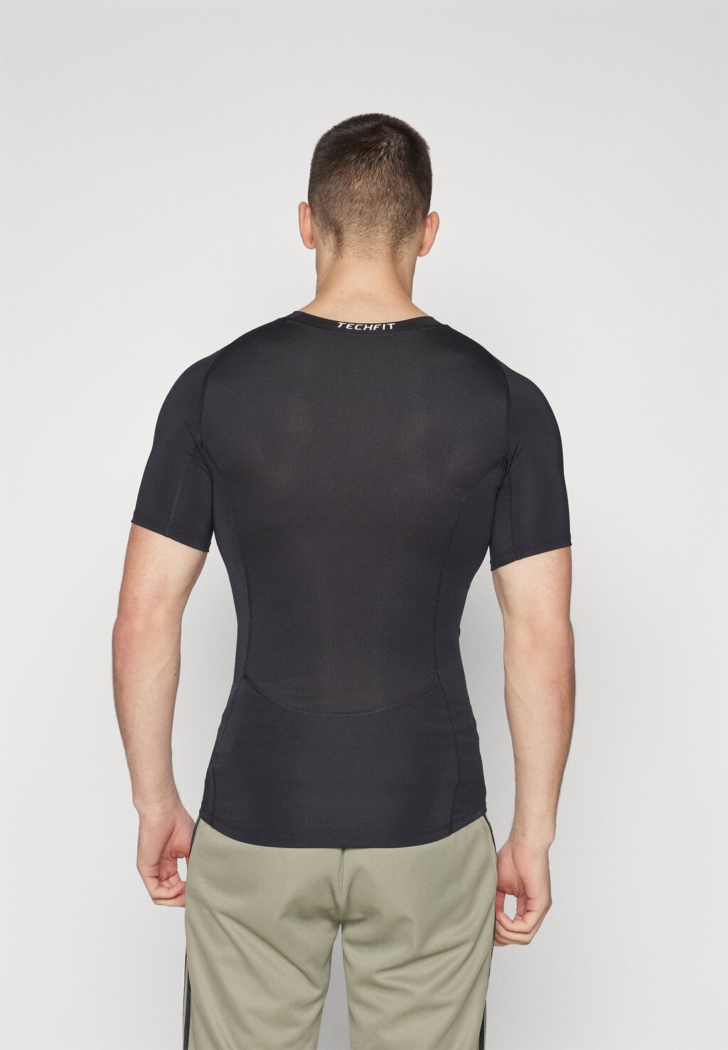 

Спортивная футболка Techfit adidas Performance, черная