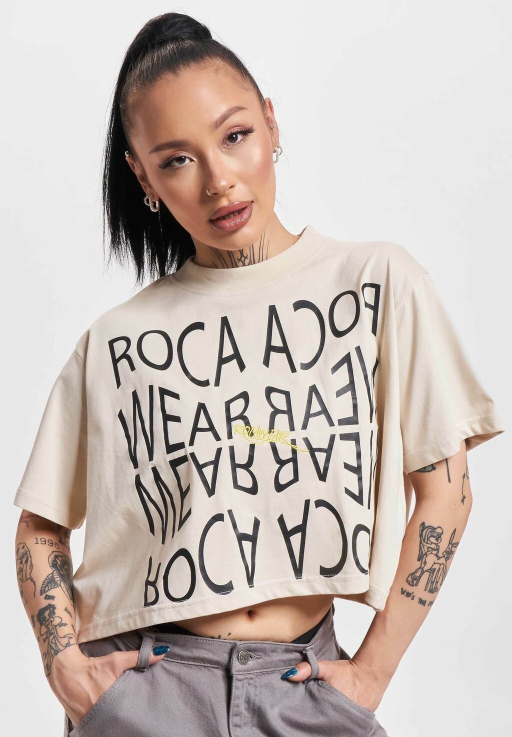 

Футболка с принтом BACK Rocawear, бежевый