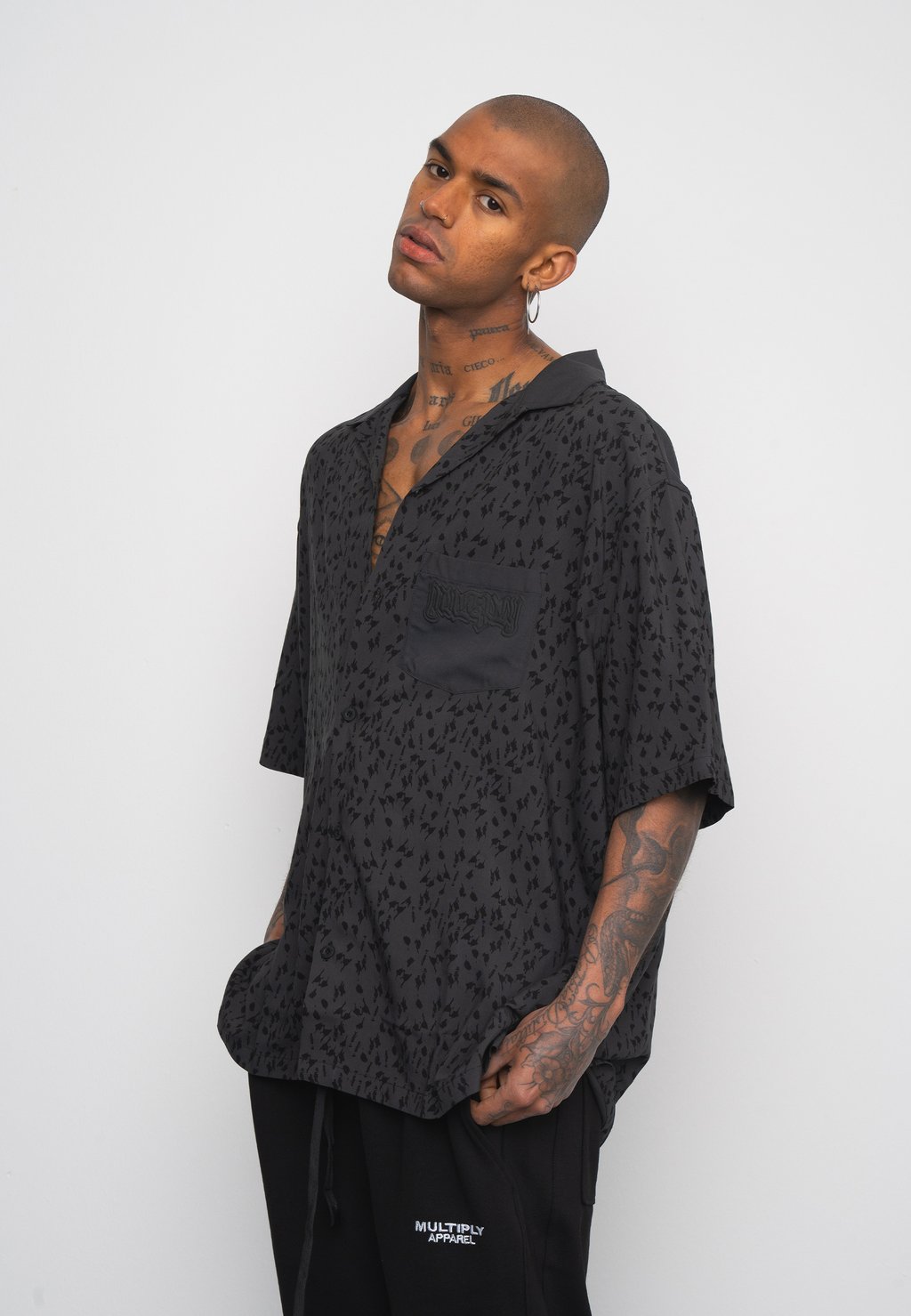 

Рубашка INMATES - Button-down blouse Multiply Apparel, черный
