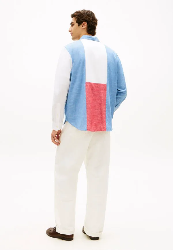Рубашка из шамбре свободного кроя с цветовыми блоками Tommy Hilfiger, Red Chambray Blocking — фото 3