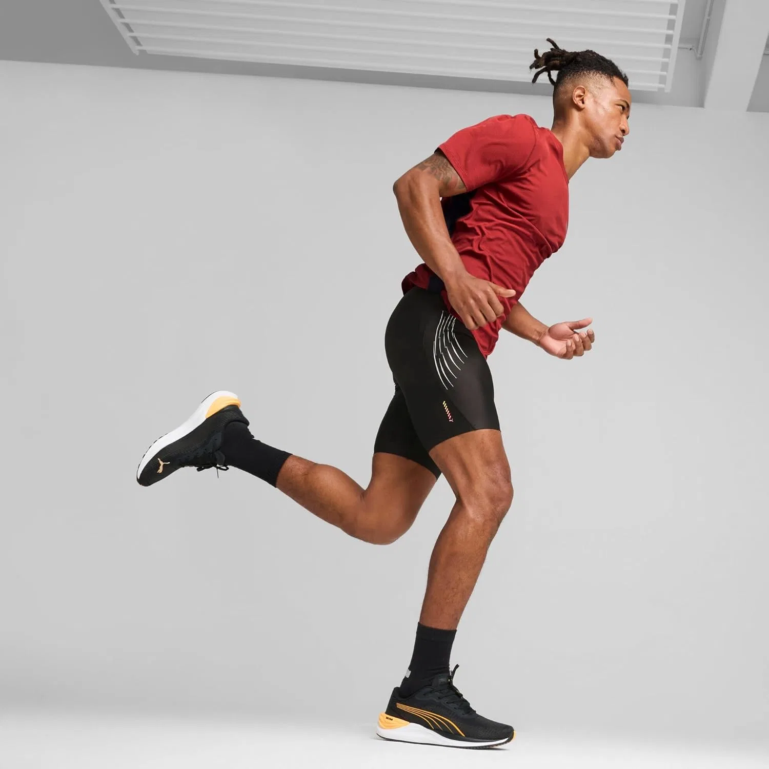 Мужские беговые кроссовки PUMA Deviate Nitro 3 - черные — фото 2
