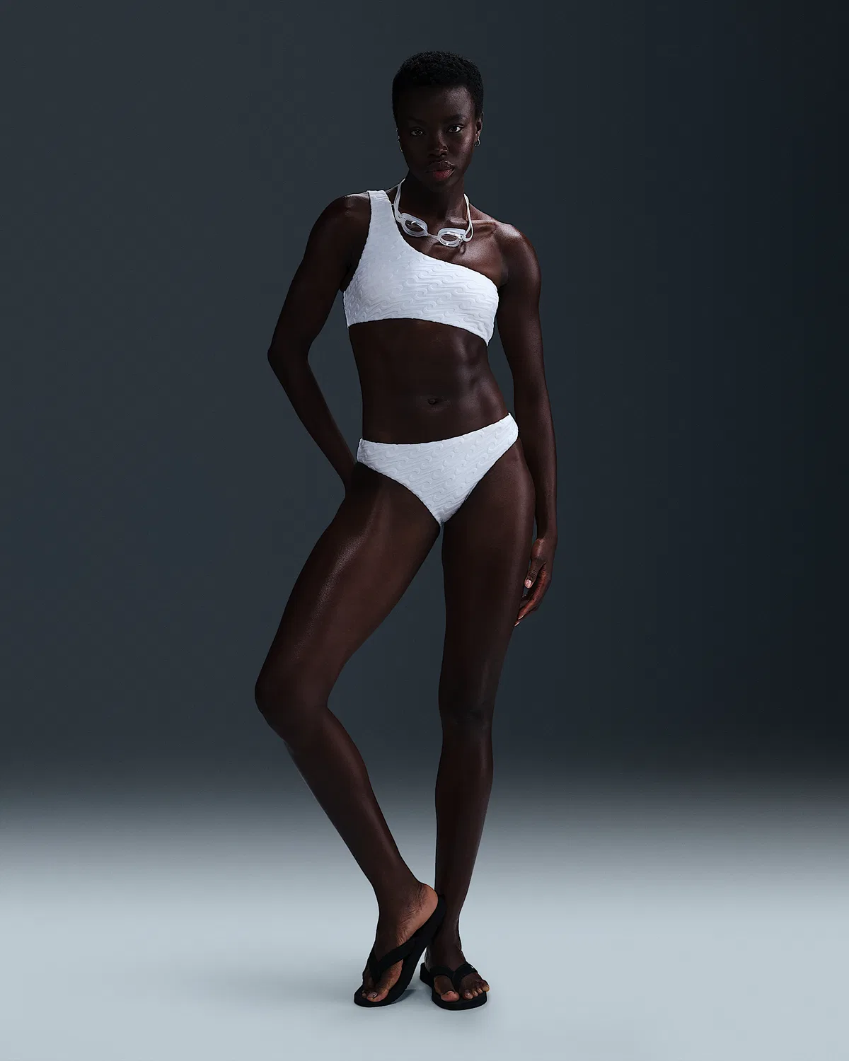 Женский асимметричный топ-бикини из махры Nike Swim Swoosh Link, White — фото 4