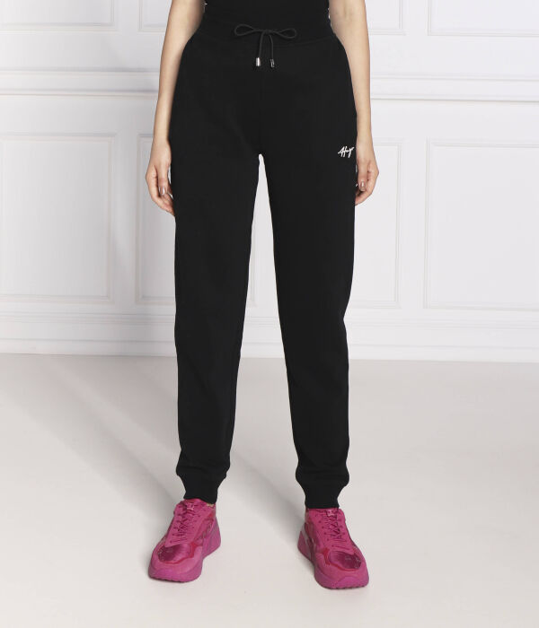 

Одевать брюки легко Regular fit Hugo, черный