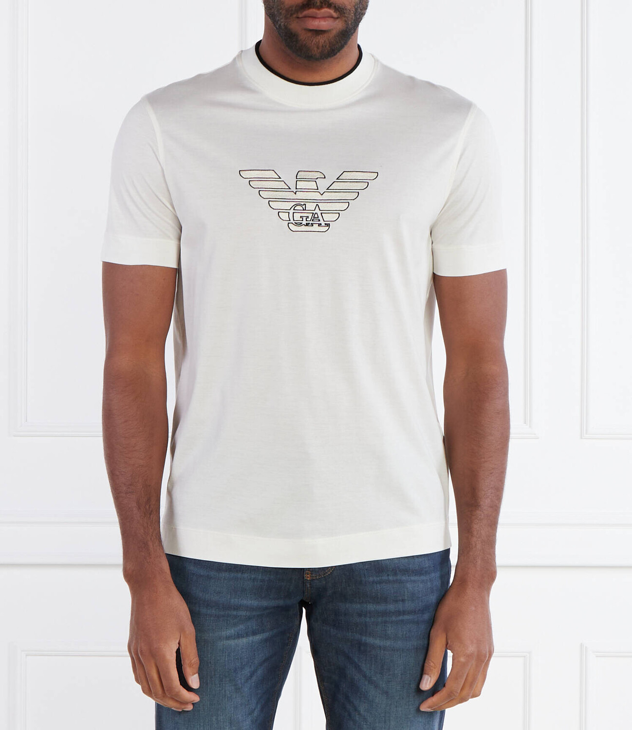 

Футболка Emporio Armani Regular Fit, кремовый