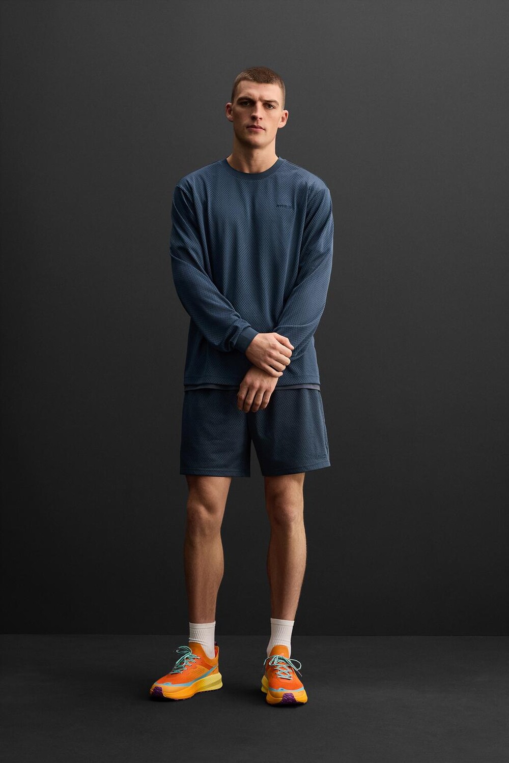 

Футболка с сетчатой текстурой ZARA, темно-синий