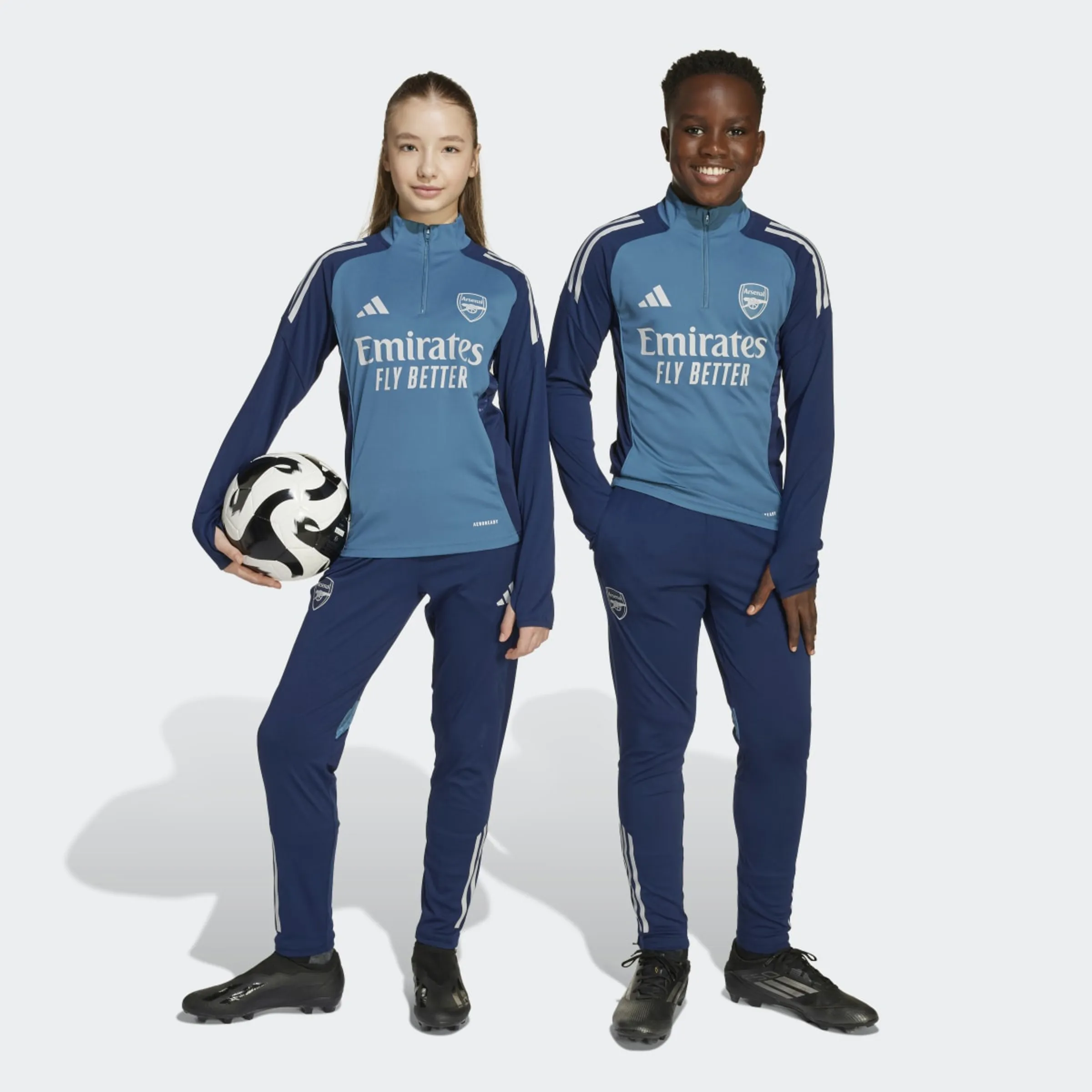 

Детские брюки Arsenal FC 2025-2026 Tiro 25 Competition Adidas, синий
