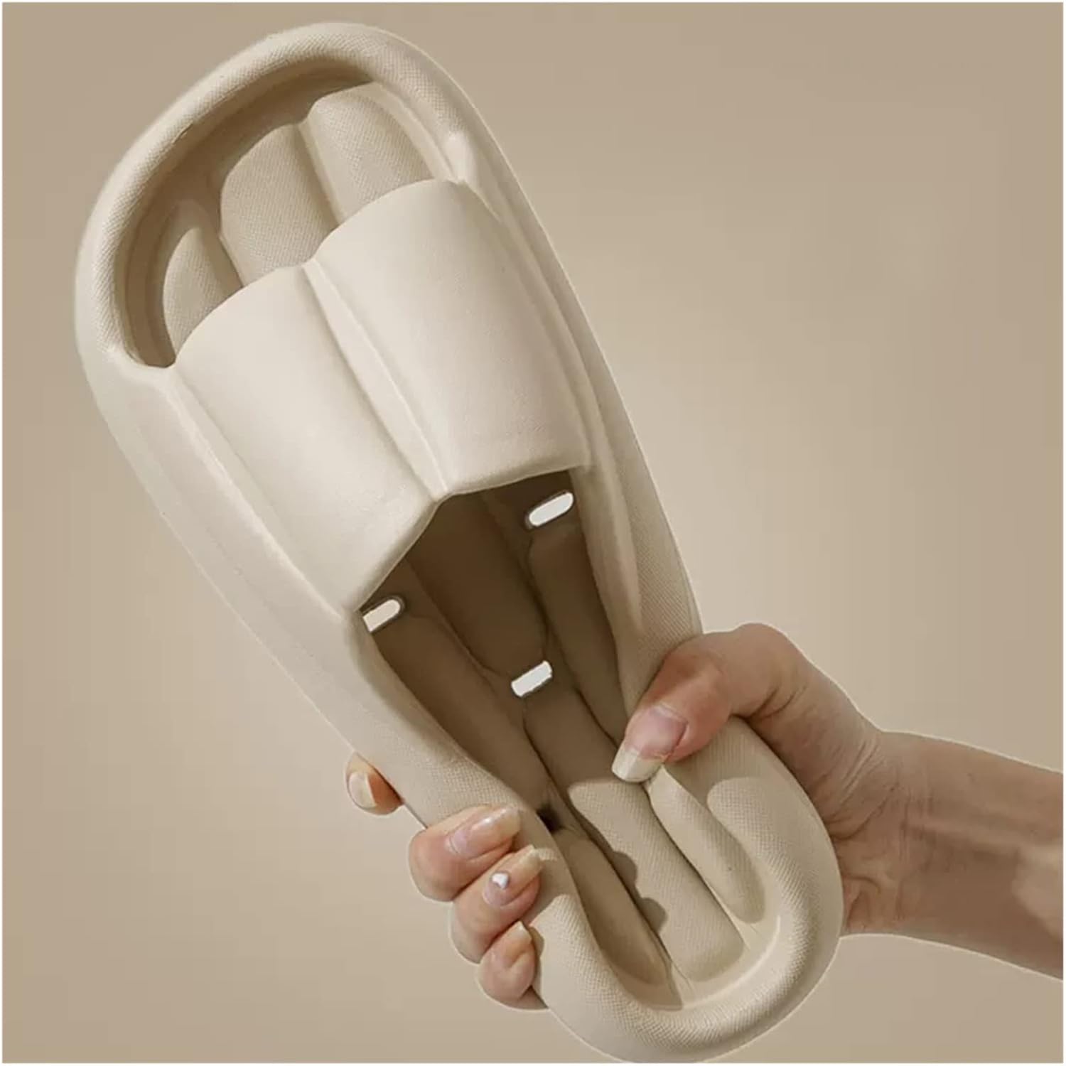 

Сандалии для душа и ванной комнаты, нескользящие, быстросохнущие, для пляжа и бассейна, с дренажными отверстиями, тапочки-шлепанцы для душа, для женщин и мужчин (цвет: черный, размер: EUR42-43) Mehwsur