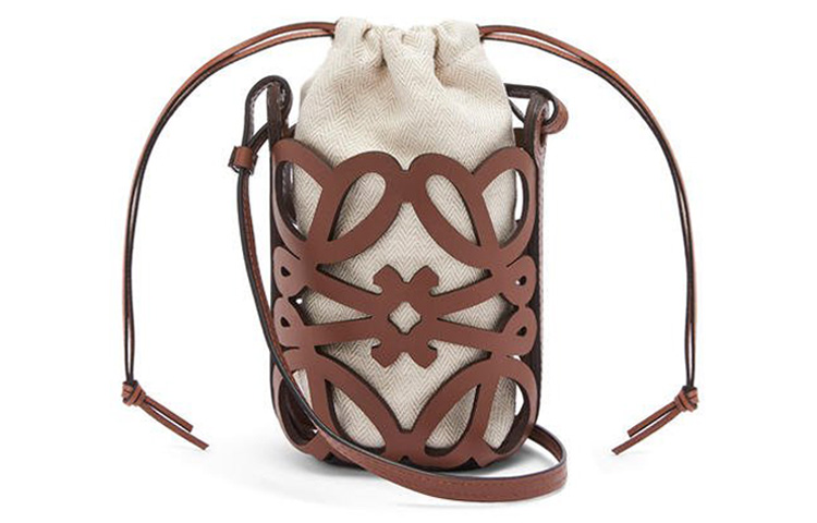 LOEWE Кожаная сумка-ведро через плечо женская бежевая — фото 2