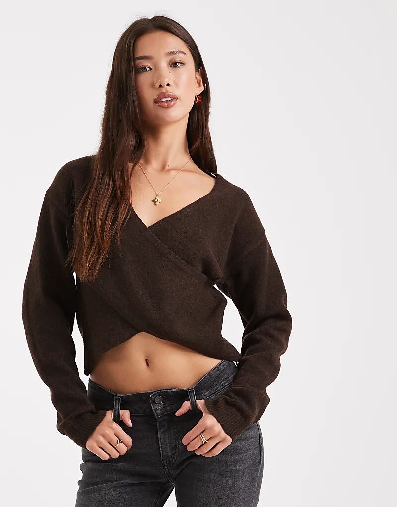 

Вязаный джемпер с запахом спереди шоколадно-коричневого цвета