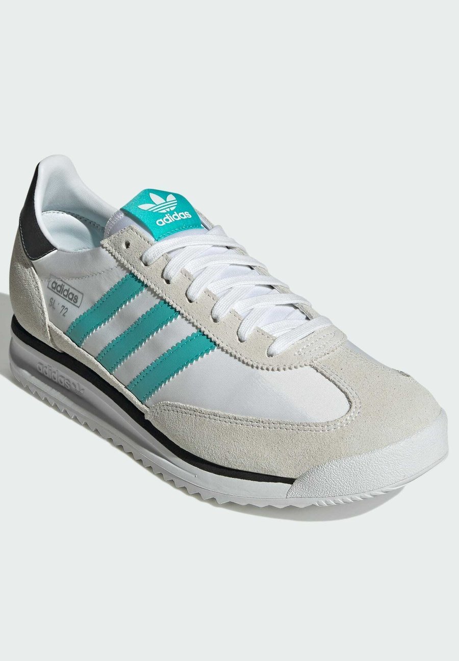 Кроссовки Adidas Originals AMG PETRONAS FORMULA ONE TEAM SL 72 RS, Cloud White Core Black Silver Metallic/White — фото 2