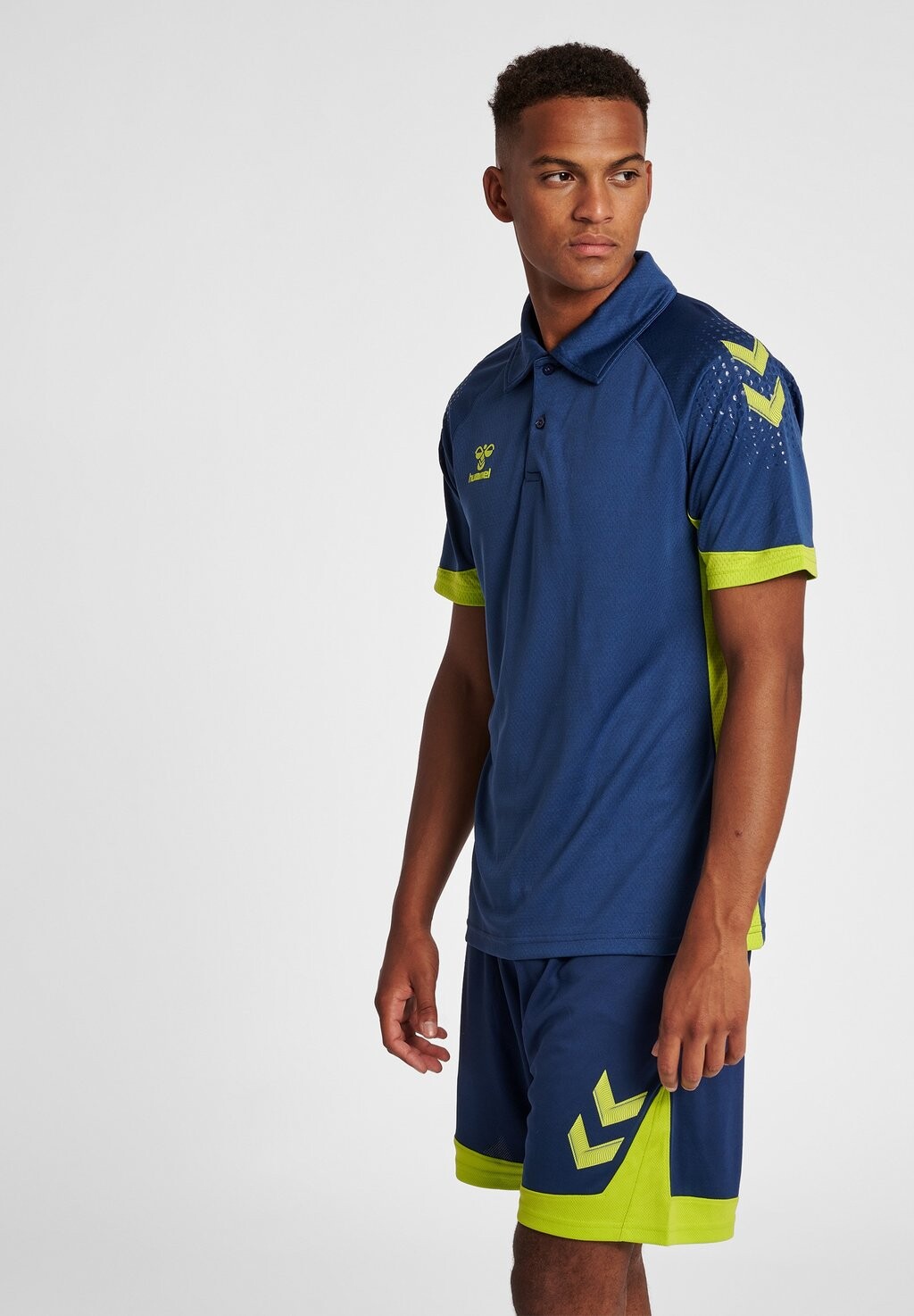 

Спортивная футболка Hummel, цвет dark denim