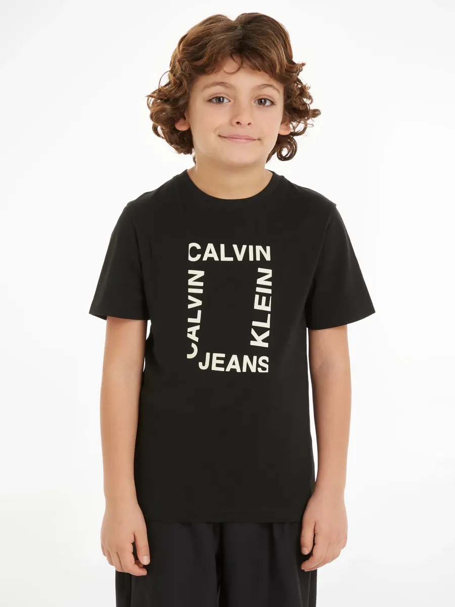 

Футболка Calvin Klein Jeans "MAXI HERO FLOCK LOGO T-SHIRT", для детей до 16 лет, цвет Ck Black