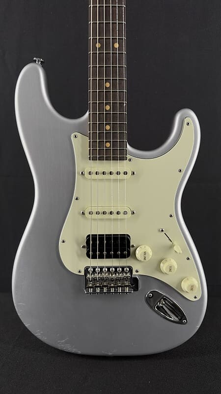 

Электрогитара Suhr Classic S Vintage LE in Firemist Silver