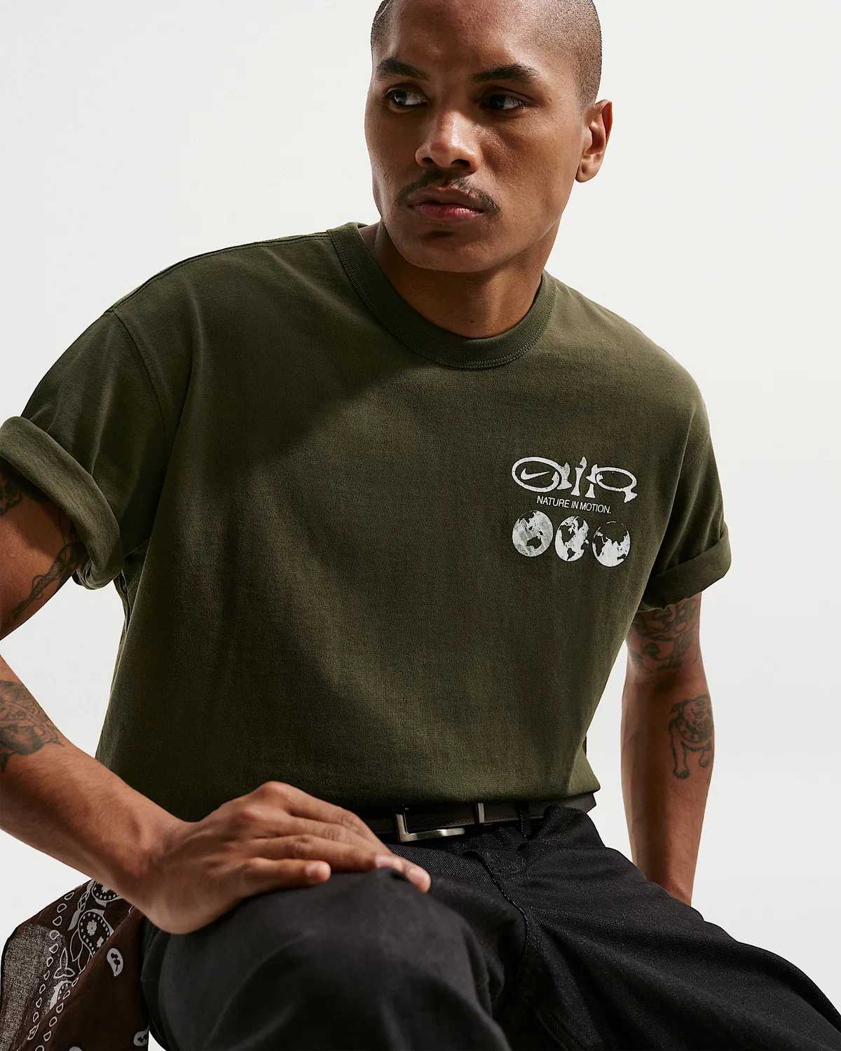 Футболка Nike Sportswear Premium Essentials, Cargo Khaki — фото 2