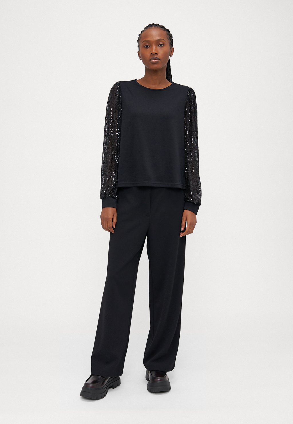 

Толстовка VMCHARLOTTE SEQUINS Vero Moda Petite, черный
