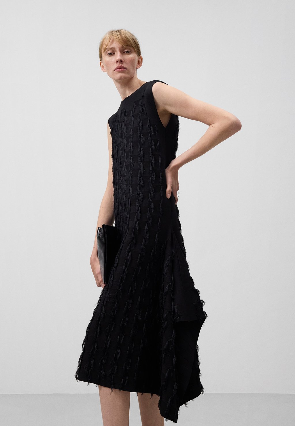 

Повседневное платье WITH FRINGE DETAILING ADOLFO DOMINGUEZ, черный