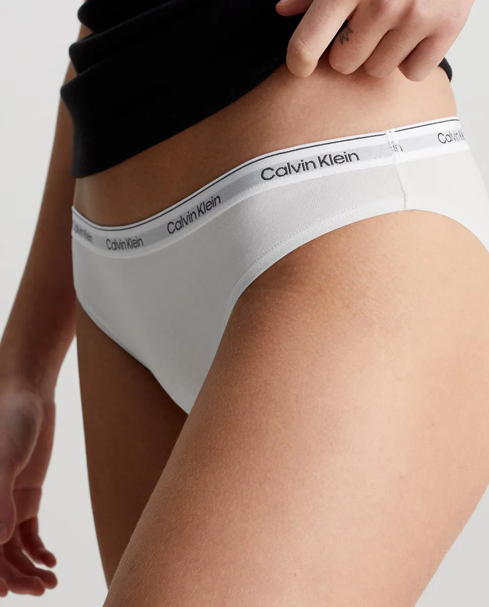 Классические трусики с современным логотипом Calvin Klein, белый — фото 3