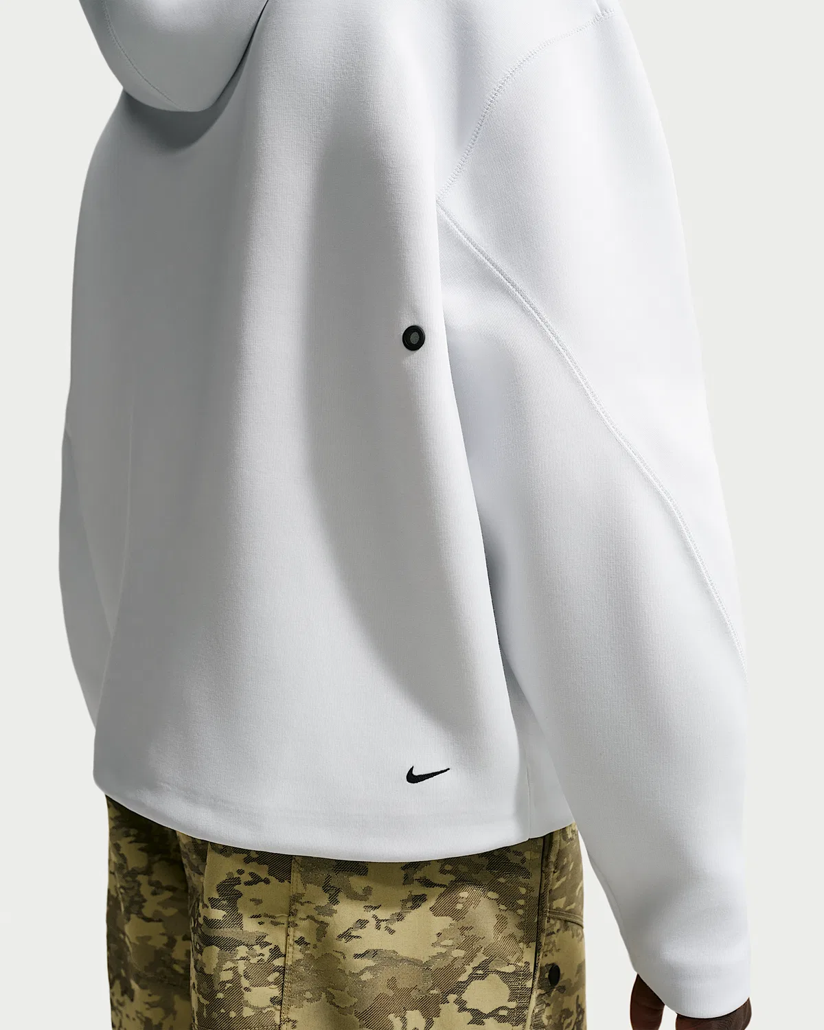 Мужская флисовая худи-пуловер Nike Tech, Off White/Black — фото 2
