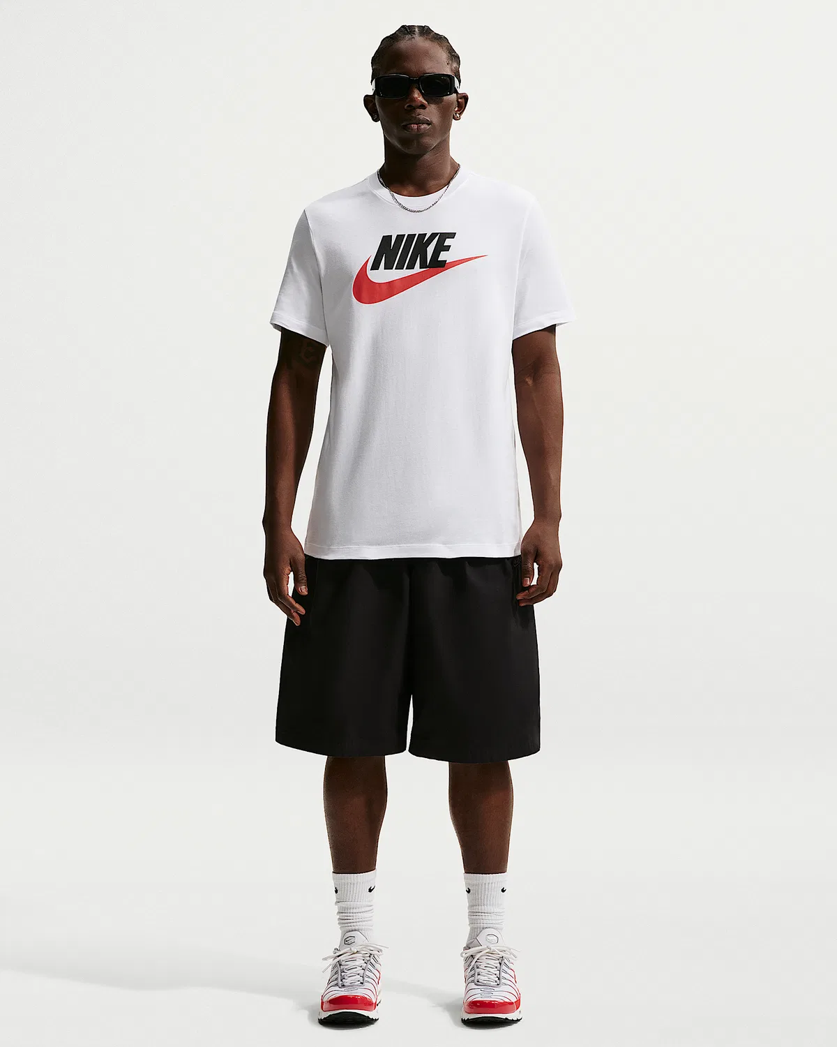 Мужская футболка Nike Sportswear, White/Black/University Red — фото 4