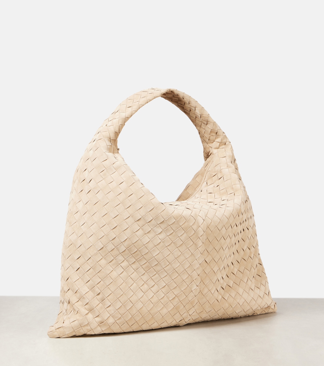 Hop Large Intrecciato плечевая сумка из замши Bottega Veneta, Ecru-Muse Brass — фото 4