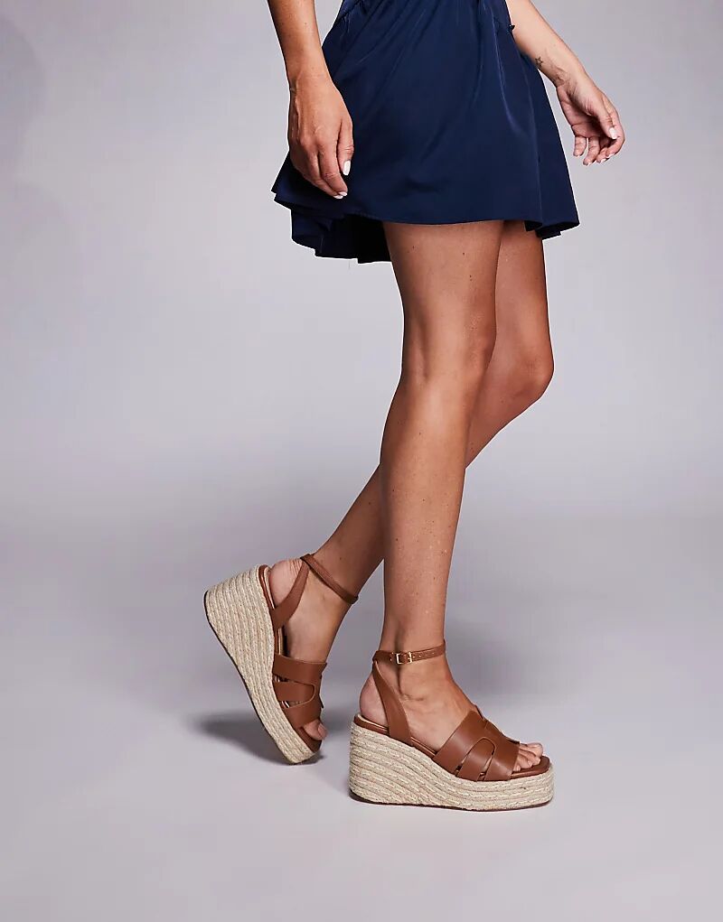 Босоножки на танкетке SIMMI Shoes Bellamy бежевого цвета — фото 2