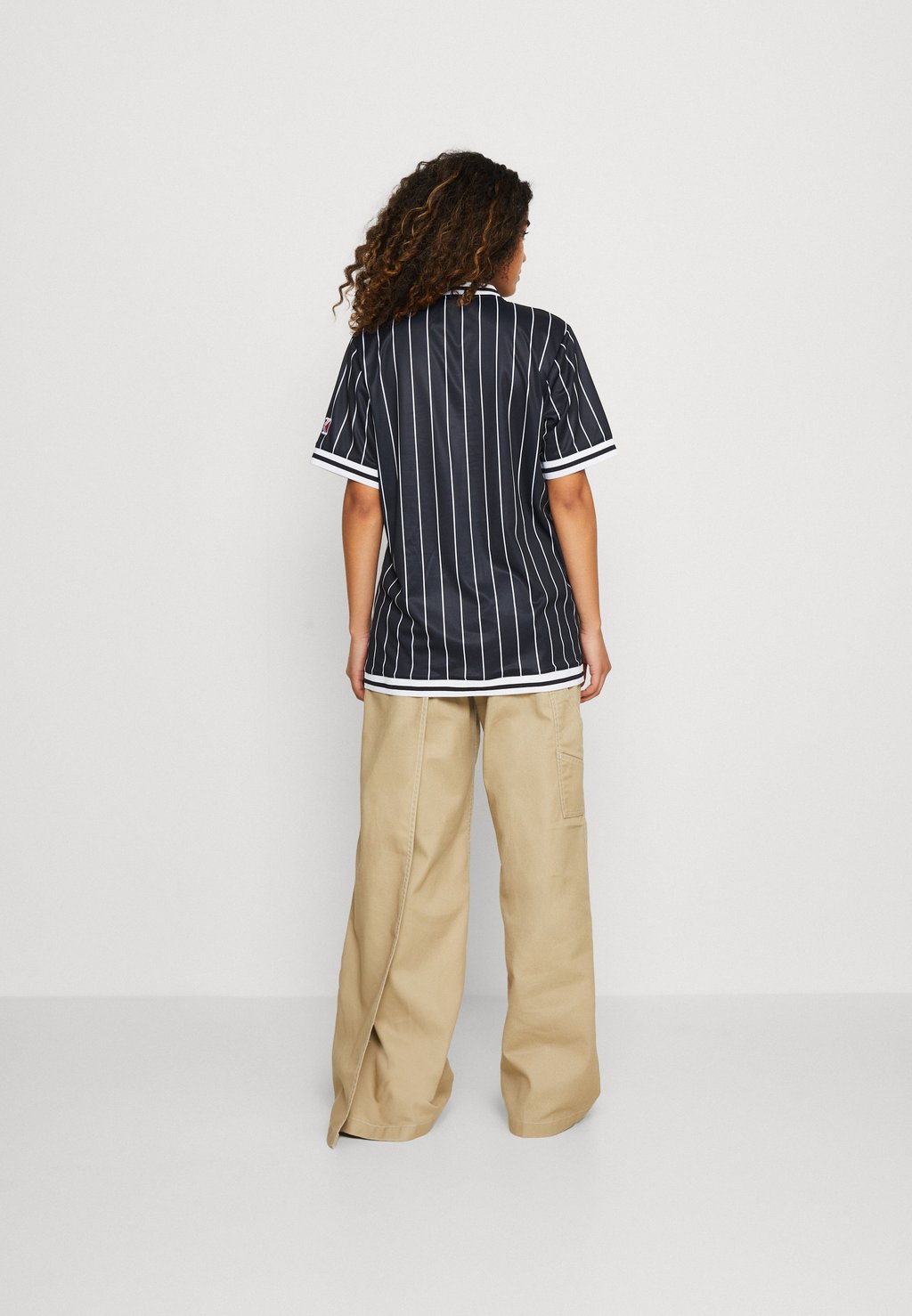 

Блузка на пуговицах RETRO PATCH BASEBALL SHIRT Karl Kani, черный