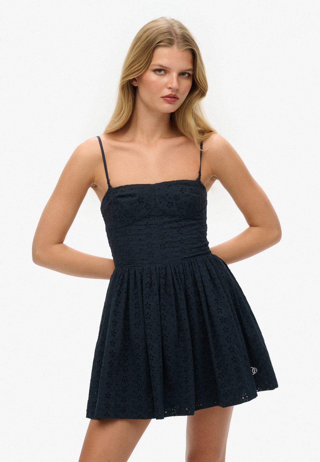 

Повседневное платье BRODERIE CAMI MINI Superdry, синий