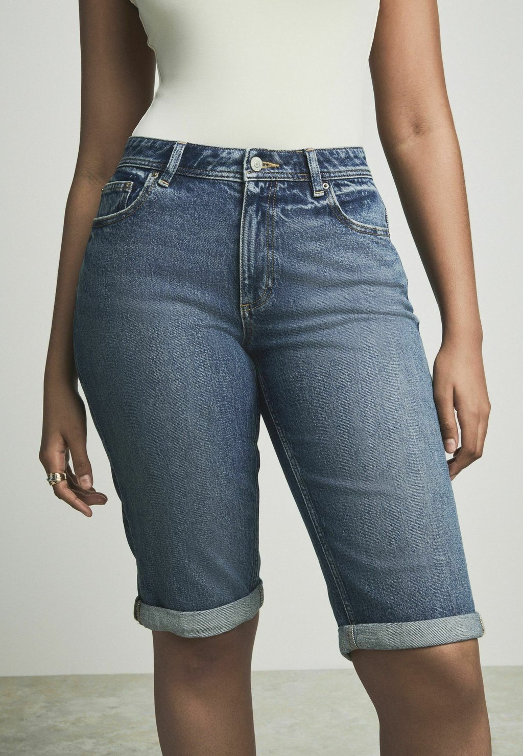 

Джинсовые шорты HOURGLASS KNEE LENGTH BERMUDA Next, синий