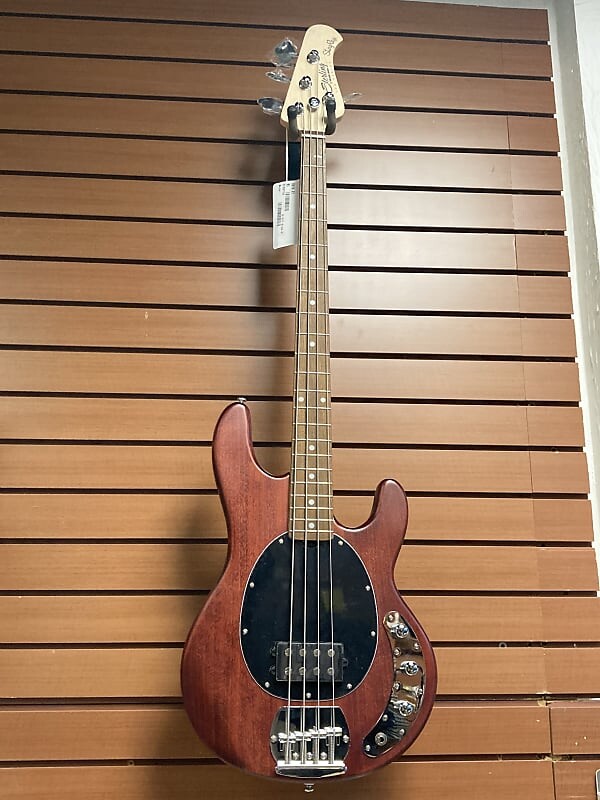 

Басс гитара Sterling StingRay Ray4 in Walnut Satin #9734