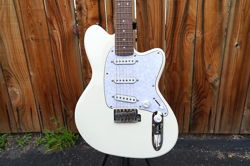 

Электрогитара Ibanez Signature ICH100 - Vintage White 6-String Electric Guitar